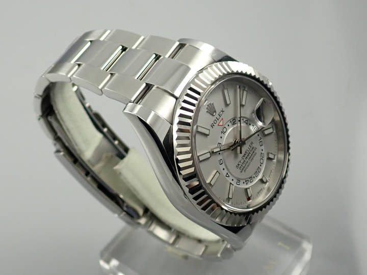 ロレックス スカイドゥエラー Ref.326934 ホワイト文字盤 中古 sky-dweller-25 オイスターブレスレット