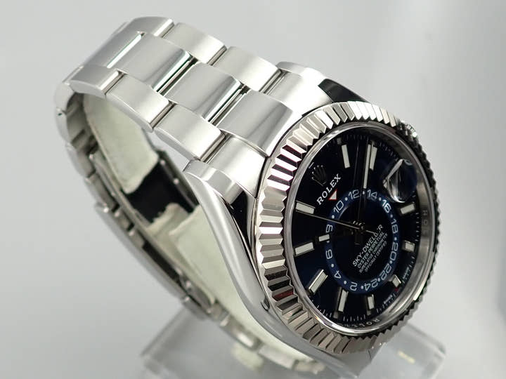 Rolex Sky-Dweller Ref. 326934, blue dial, pre-owned, Oyster bracelet.