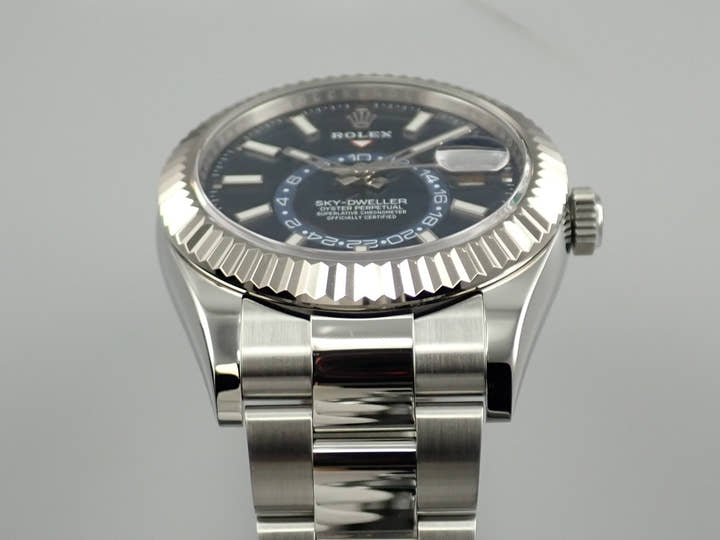 Rolex Sky-Dweller Ref. 326934, blue dial, pre-owned, Oyster bracelet.