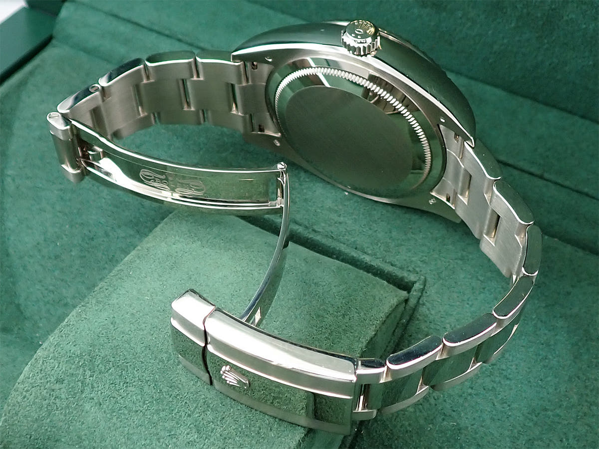 ロレックス スカイドゥエラー Ref.326939 ブラック文字盤 中古 81AACF9V