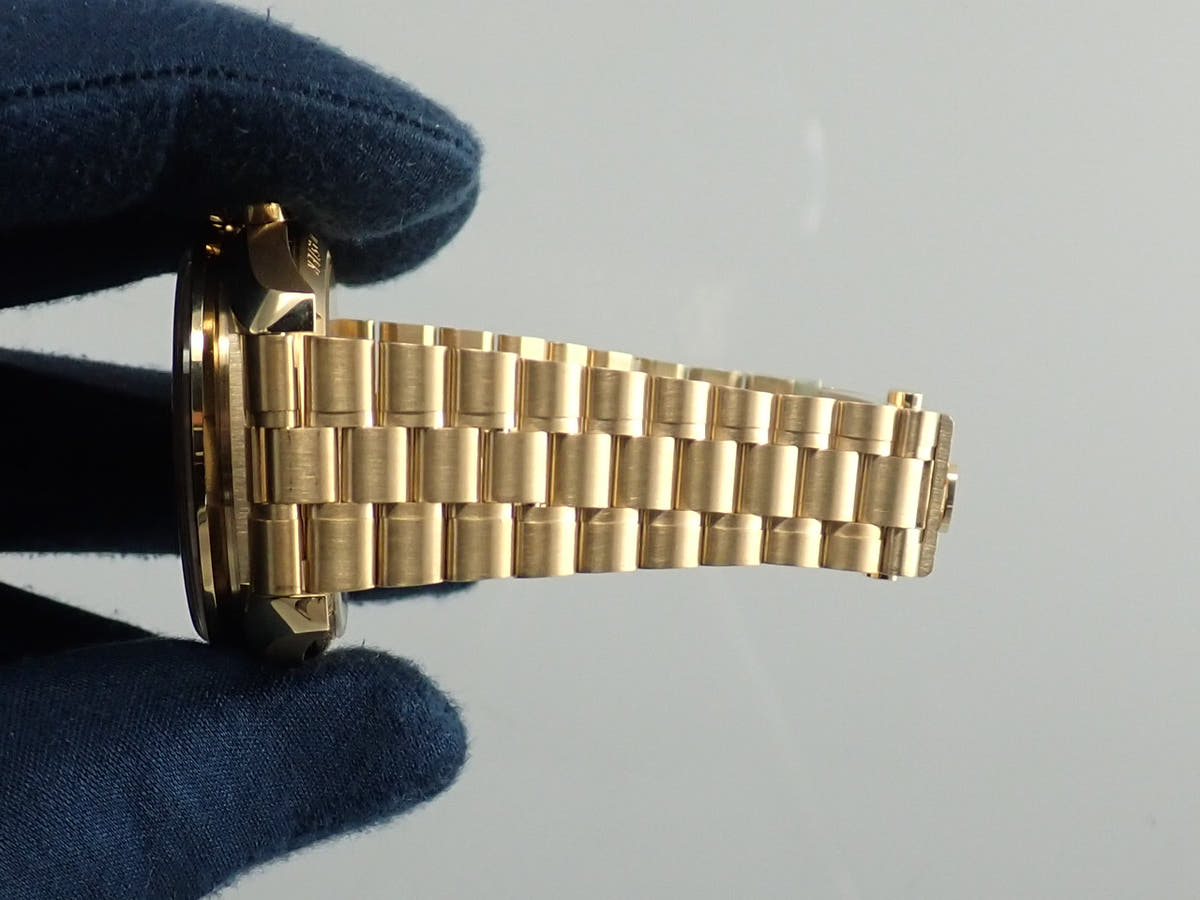 オメガ スピードマスター コーアクシャル マスター クロノメーター クロノグラフ アポロ11号 50周年 Ref.310.60.42.50.99.001 イエロー文字盤 美品 6096Y142