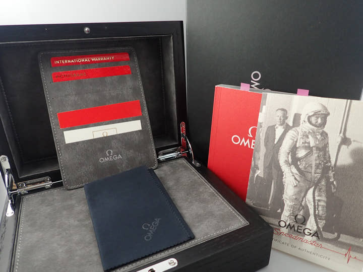 オメガ スピードマスター クロノグラフ CK2998 Ref.311.32.40.30.02.001 ホワイト文字盤 中古 1H1M9572