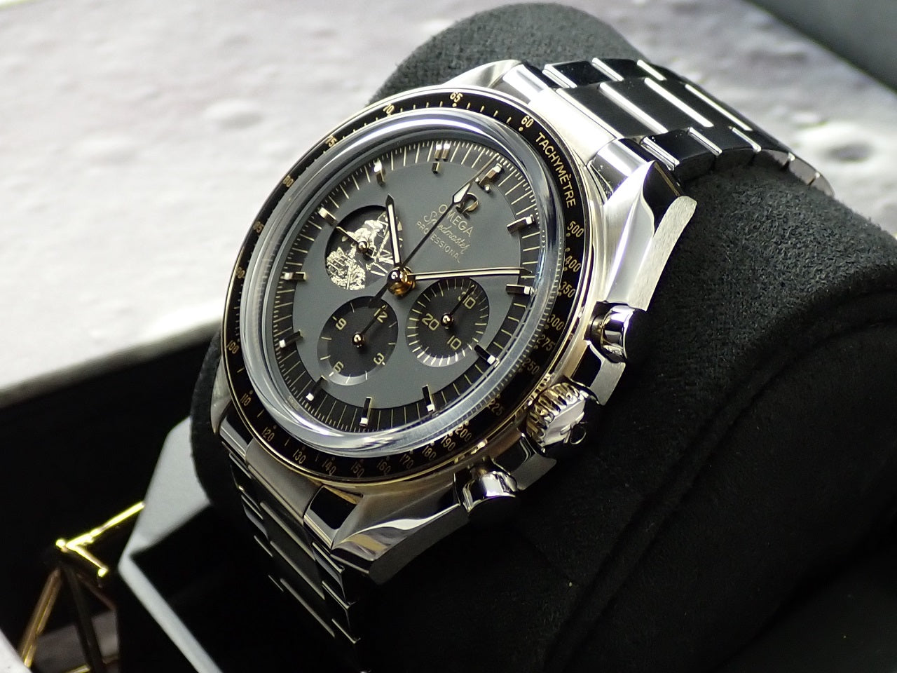 OMEGA Speedmaster Commemorative Model Co-Axial Master Chronometer Chronograph 42MM &lt;Warranty, Box, etc.&gt;