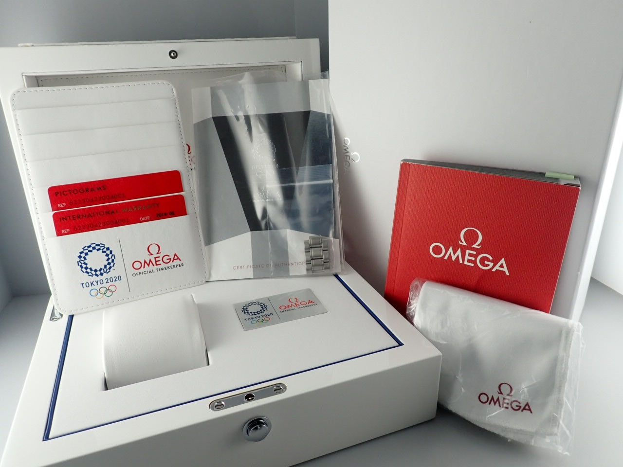 OMEGA Speedmaster Tokyo 2020 Limited Edition Panda Dial &lt;Warranty, Box, etc.&gt;