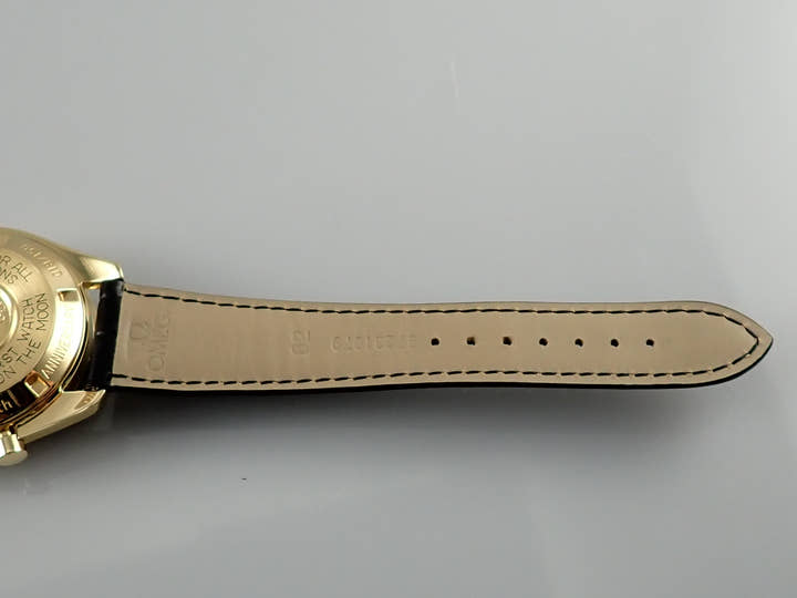 オメガ スピードマスター Ref.3693.5 ブラック文字盤 中古 D2433977