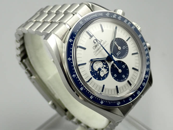 オメガ スピードマスター シルバースヌーピーアワード アポロ13号 50周年記念 Ref.310.32.42.50.02.001 シルバー文字盤 極美品 MK5H07JT