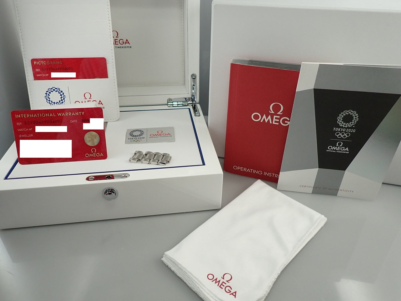 Omega Speedmaster Commemorative Model Chronograph 42MM &lt;Warranty, Box, etc.&gt;