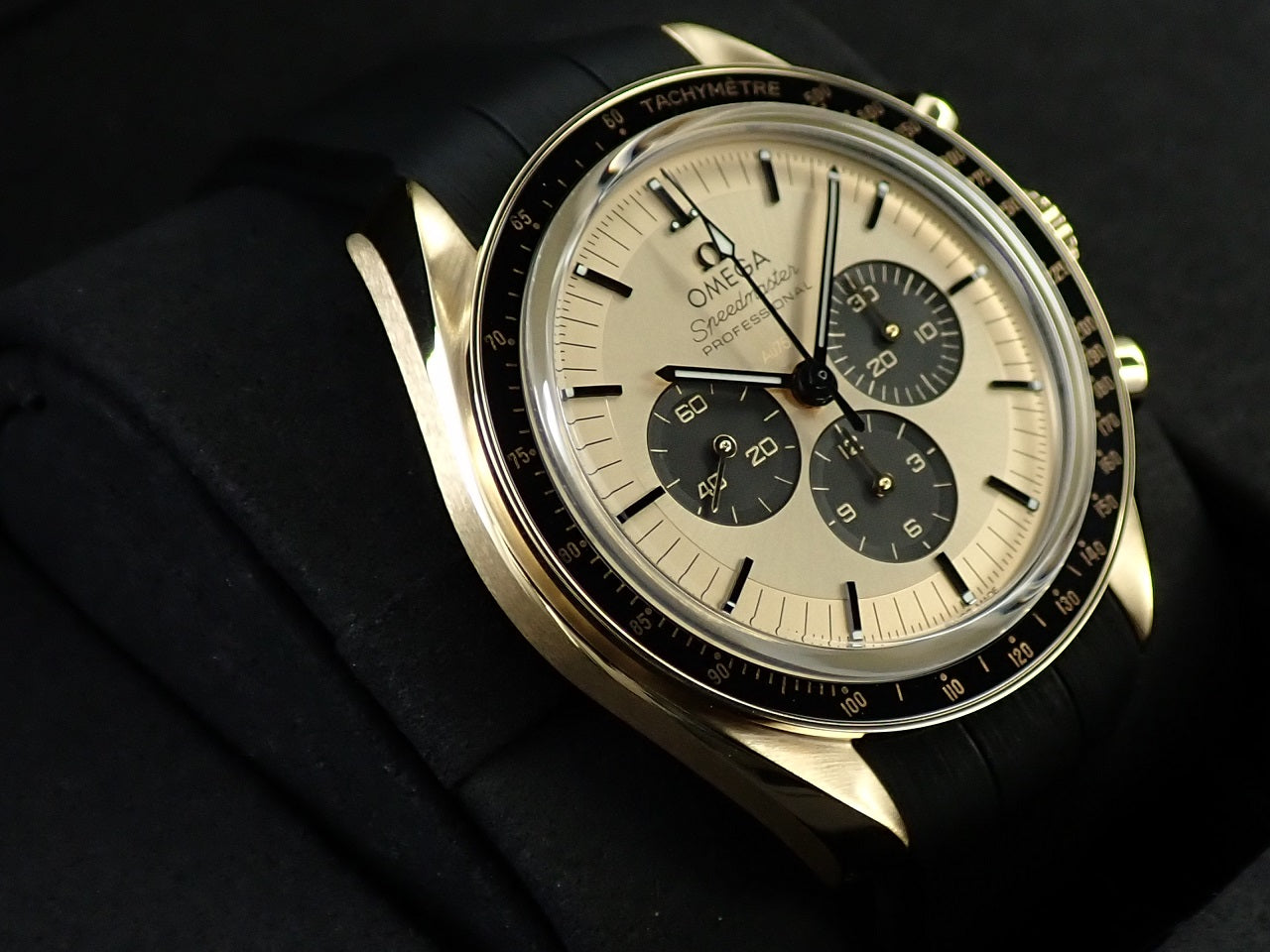 OMEGA Speedmaster Moonwatch Professional Co-Axial Master Chronometer Chronograph 42MM &lt;Warranty, Box, etc.&gt;