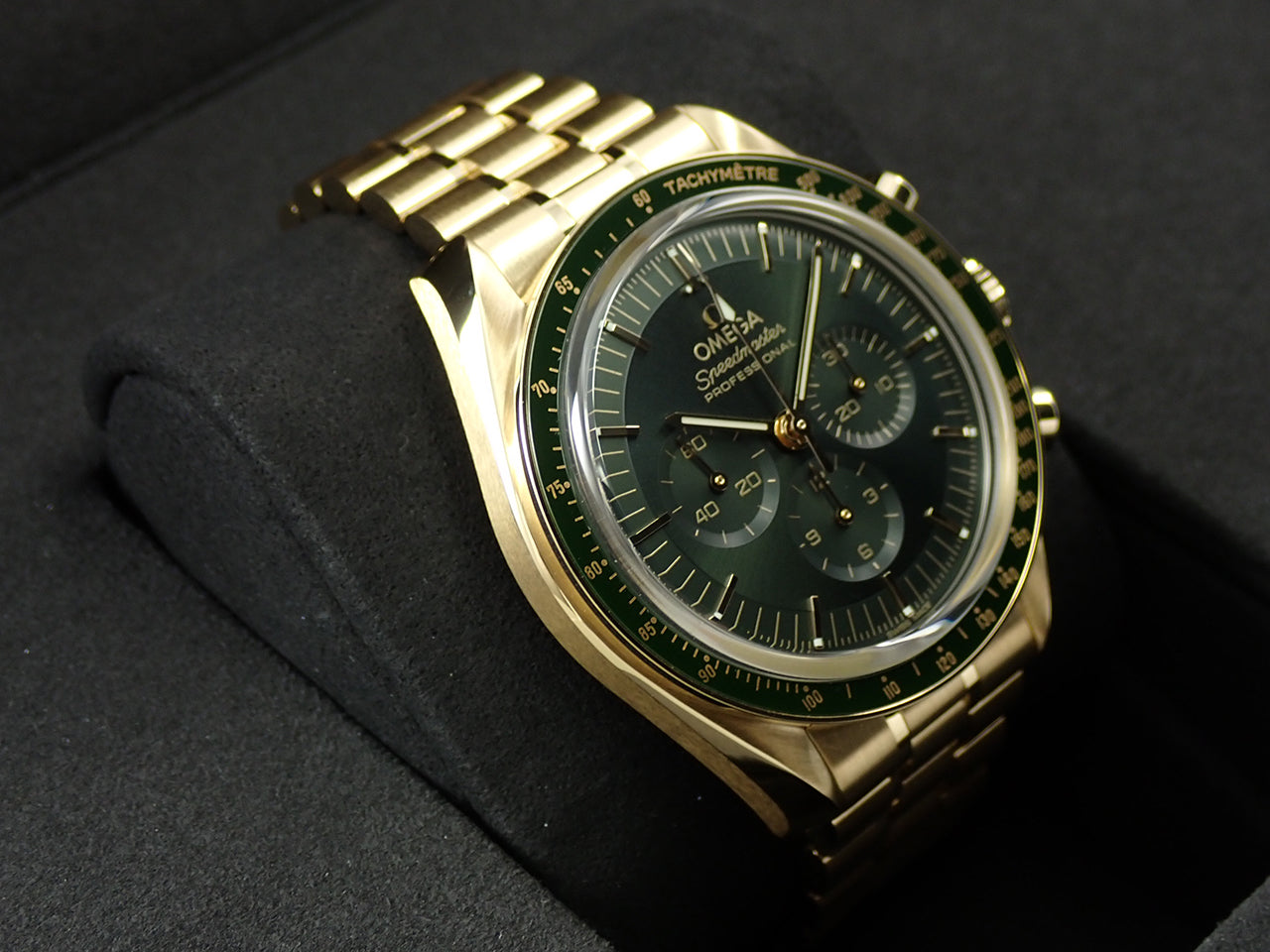 OMEGA Speedmaster Moonwatch Professional Co-Axial Master Chronometer Chronograph 42MM &lt;Warranty, Box, etc.&gt;