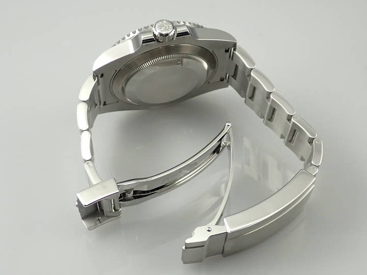 Rolex Submariner Date Ref. 116610LV Stainless Steel Green Dial