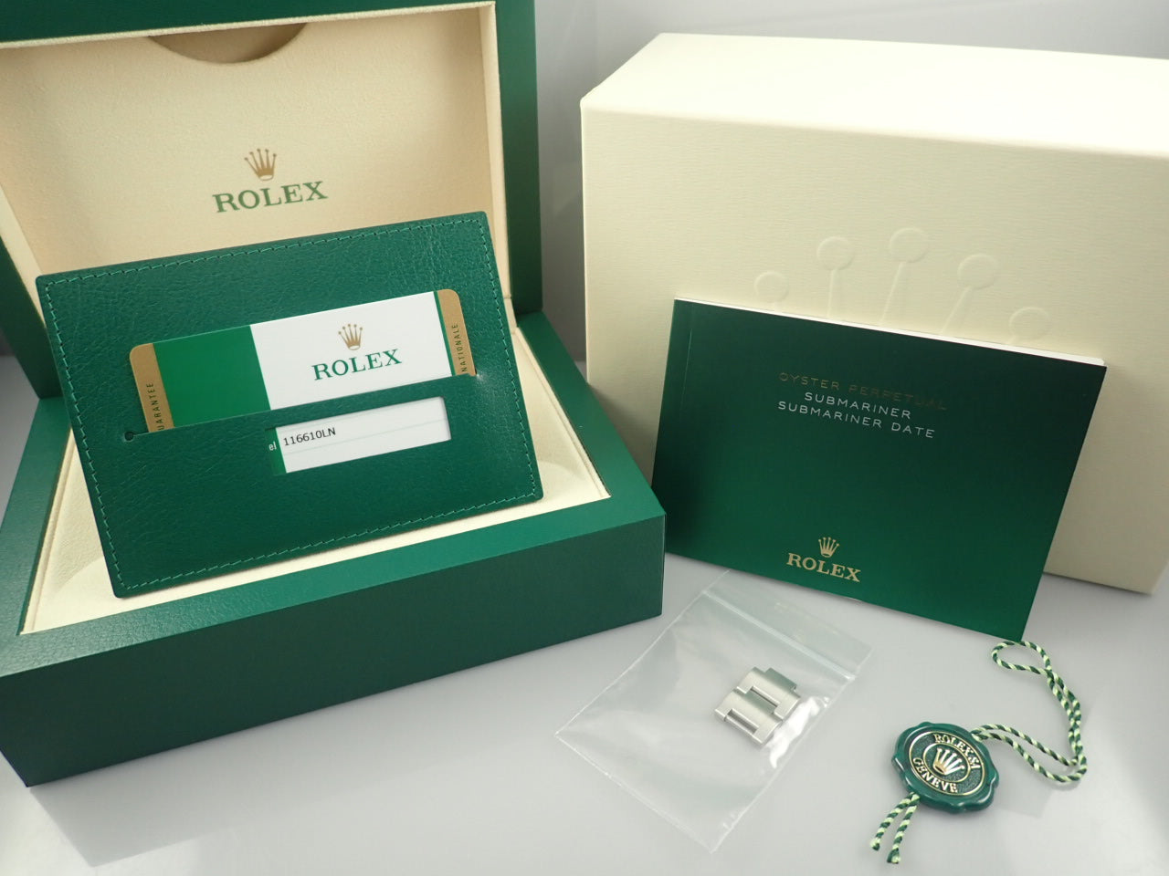 Rolex Submariner Date &lt;Warranty, Box, etc.&gt;