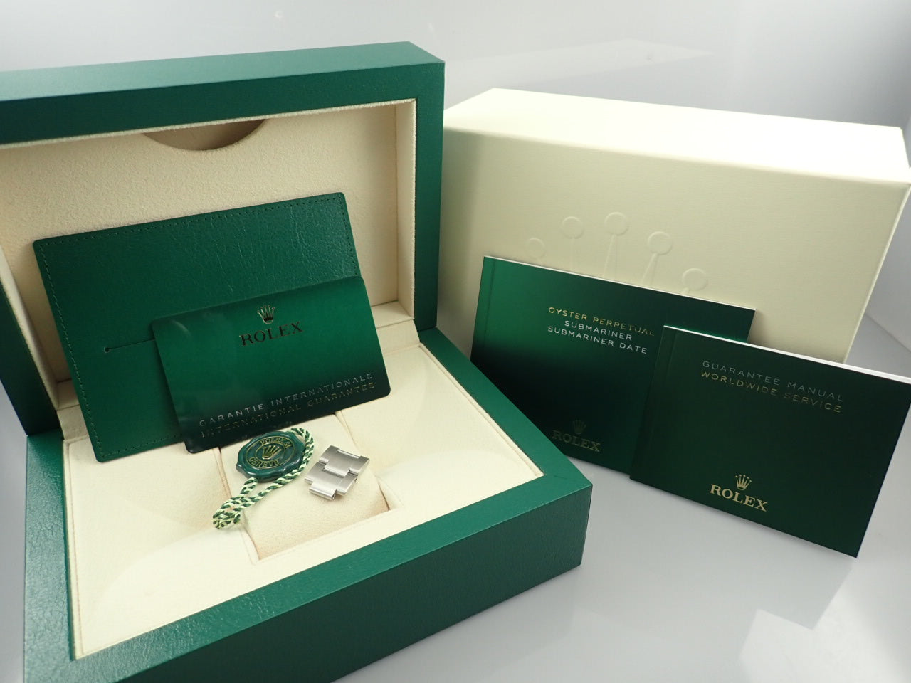 Rolex New Submariner Date Green &lt;New warranty, box, etc.&gt;