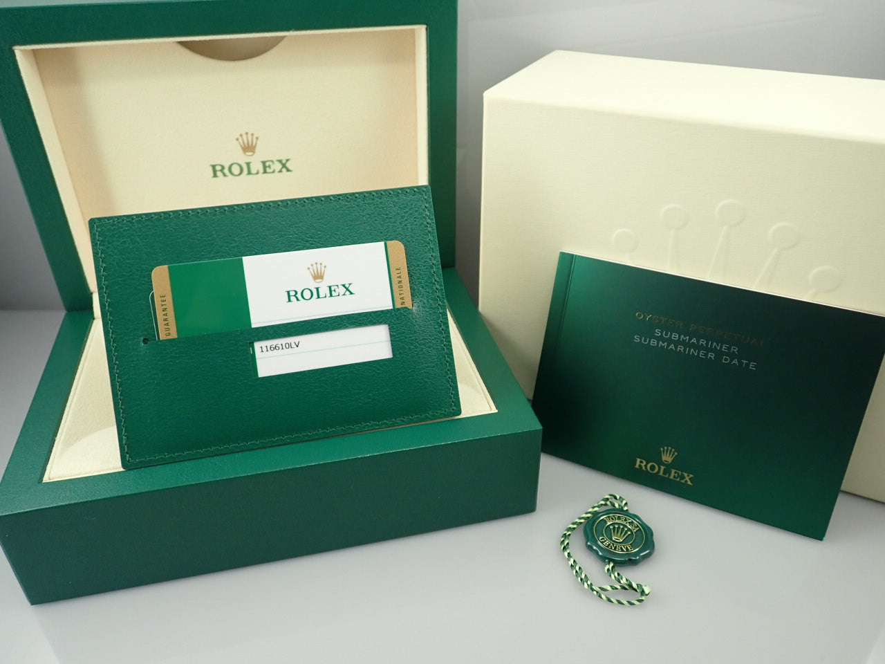 Rolex Submariner Date &lt;Warranty, Box, etc.&gt;