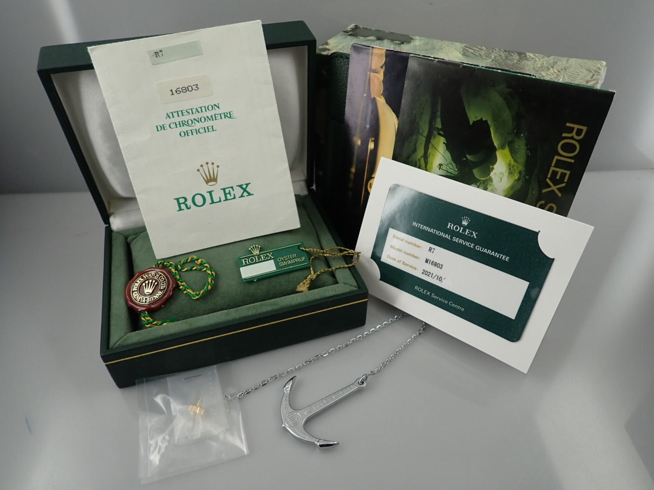 Rolex Submariner Date &lt;Warranty, Box, etc.&gt;