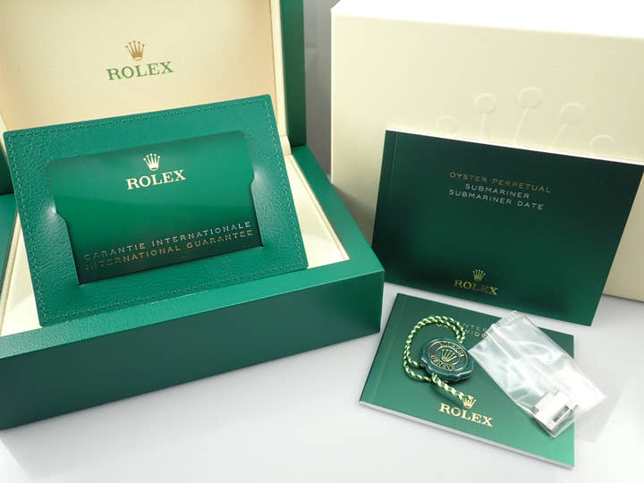 Rolex Submariner Date <Warranty, Box, etc.>