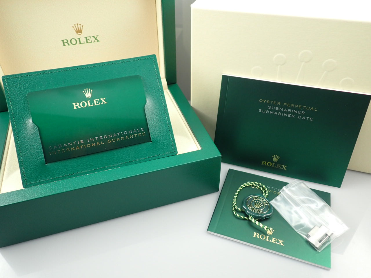 Rolex Submariner Date &lt;Warranty, Box, etc.&gt;