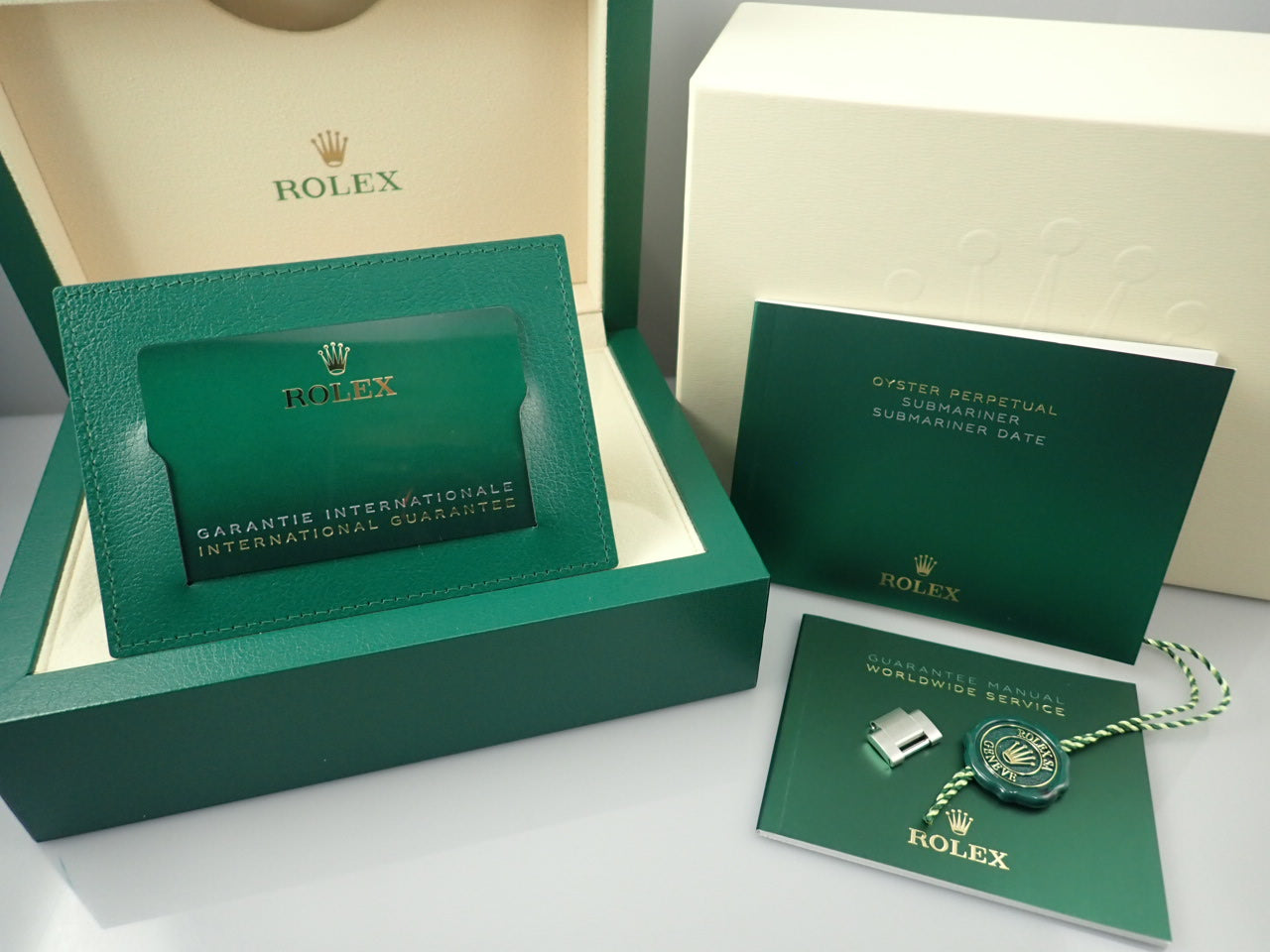 Rolex Submariner Date &lt;Warranty, Box, etc.&gt;