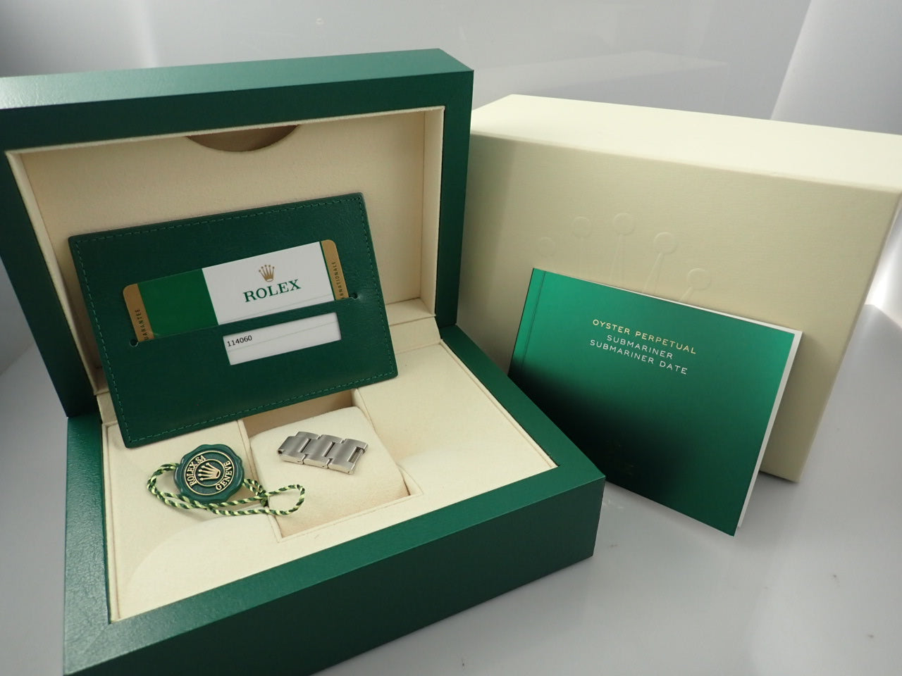 Rolex Submariner &lt;Warranty, Box, etc.&gt;