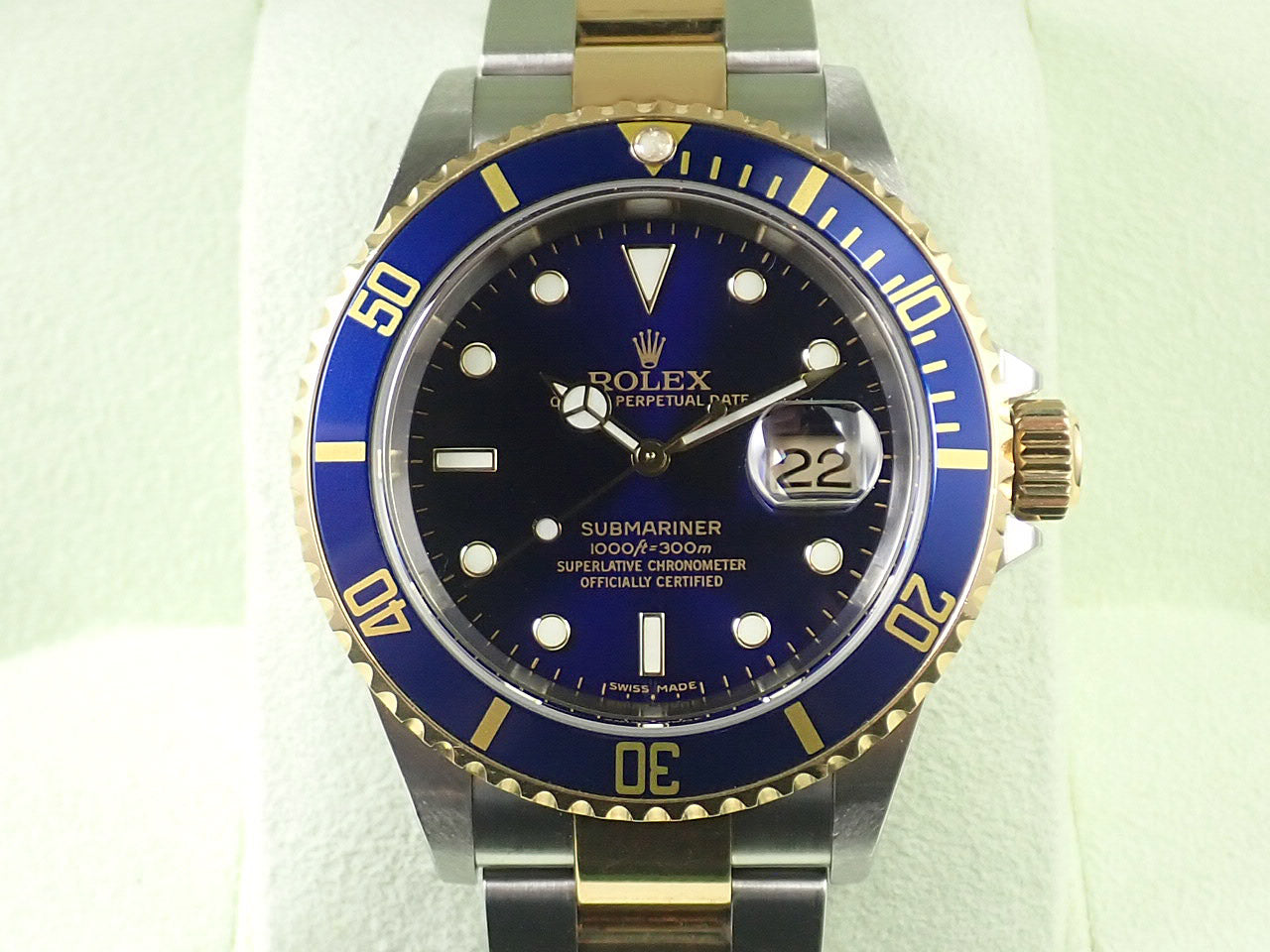 Rolex Submariner Date &lt;Warranty and Box&gt;