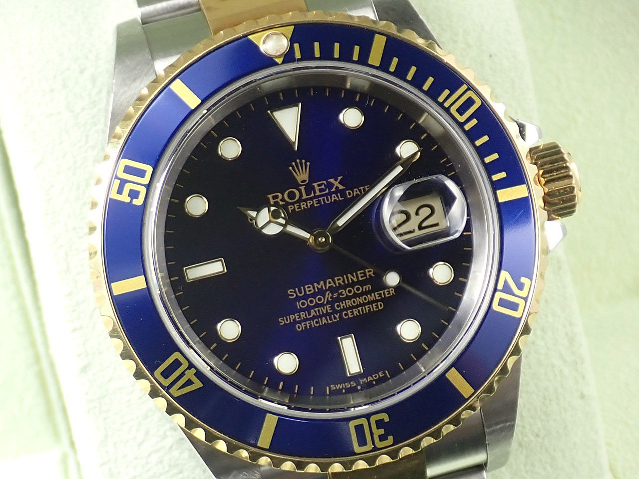 Rolex Submariner Date &lt;Warranty and Box&gt;