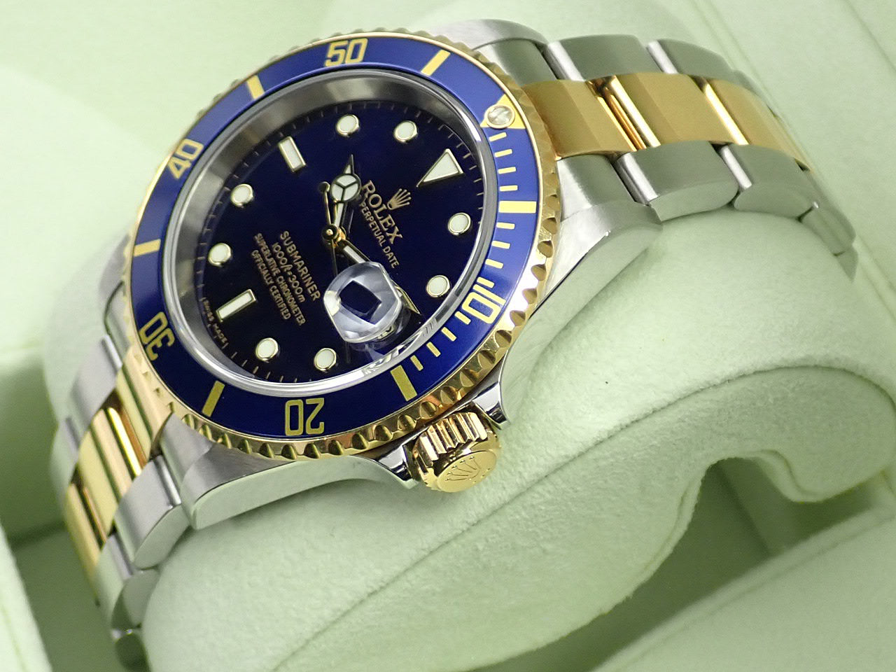 Rolex Submariner Date &lt;Warranty and Box&gt;