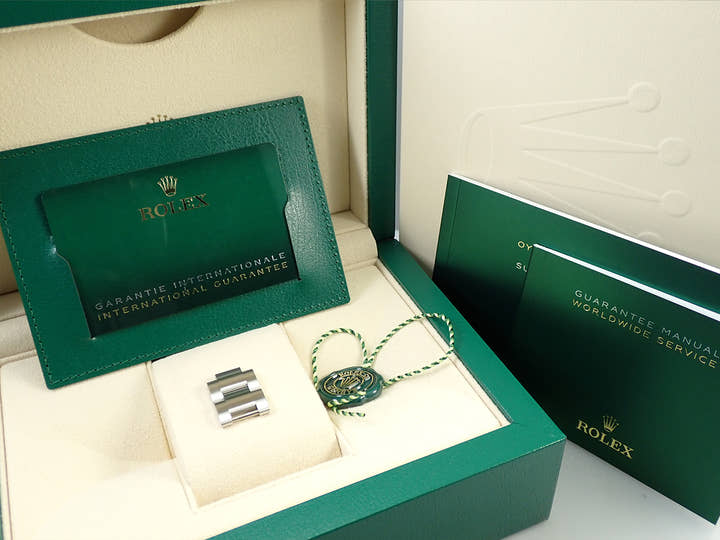 ロレックス サブマリーナー デイト Ref.126610LV ステンレススチール ブラック文字盤