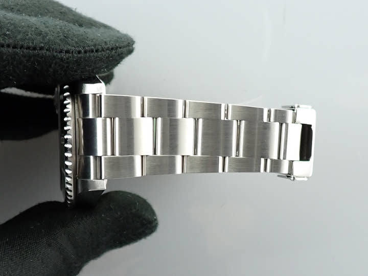 Rolex Submariner Date Ref. 16610LV Stainless Steel Black Dial