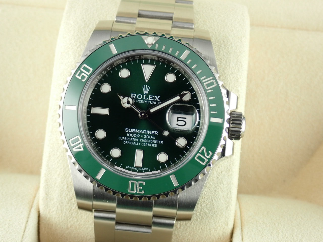 Rolex Submariner Green &lt;Warranty, Inner Box, etc.&gt;