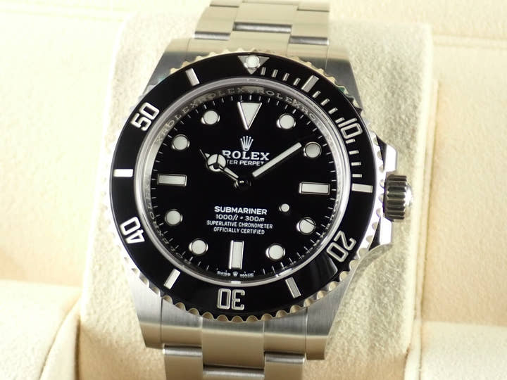 ロレックス サブマリーナー Ref.124060 ブラック文字盤 極美品 submariner-341