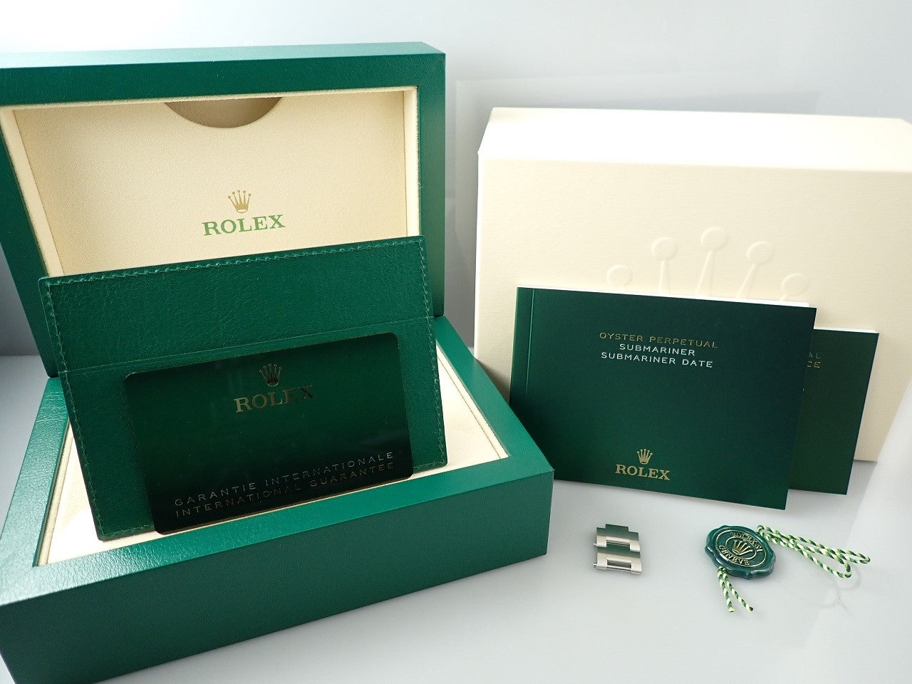 Rolex Submariner Date &lt;Warranty, Box, etc.&gt;