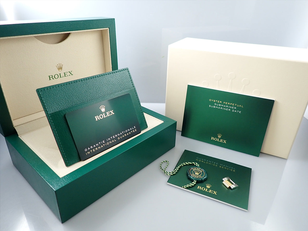 Rolex Submariner Date &lt;Warranty, Box, etc.&gt;