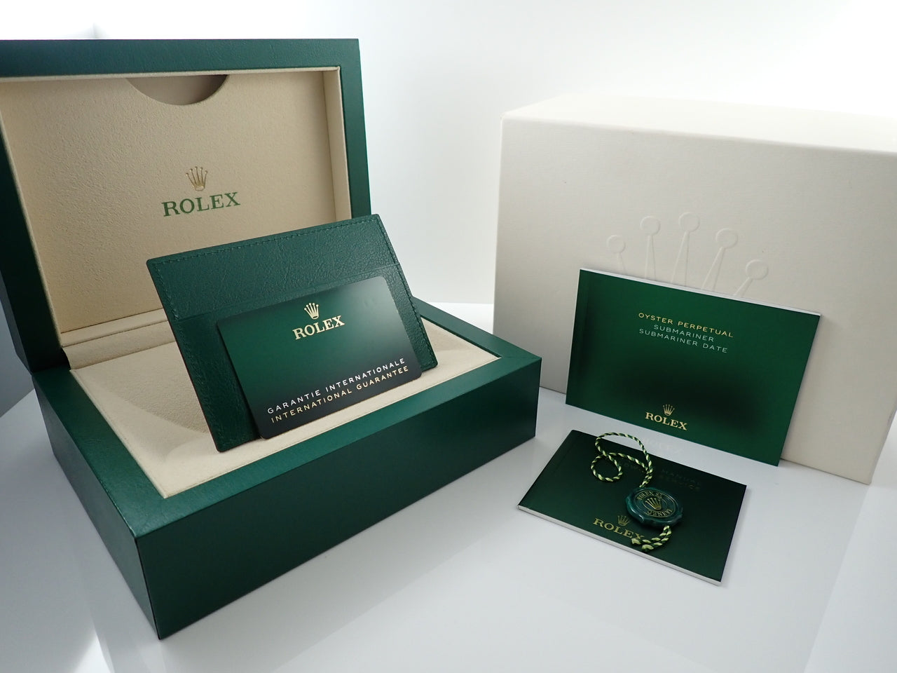 Rolex Submariner Date &lt;Warranty, Box, etc.&gt;