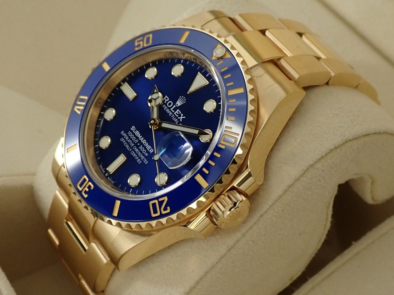 Rolex Submariner Date &lt;Warranty, Box, etc.&gt;