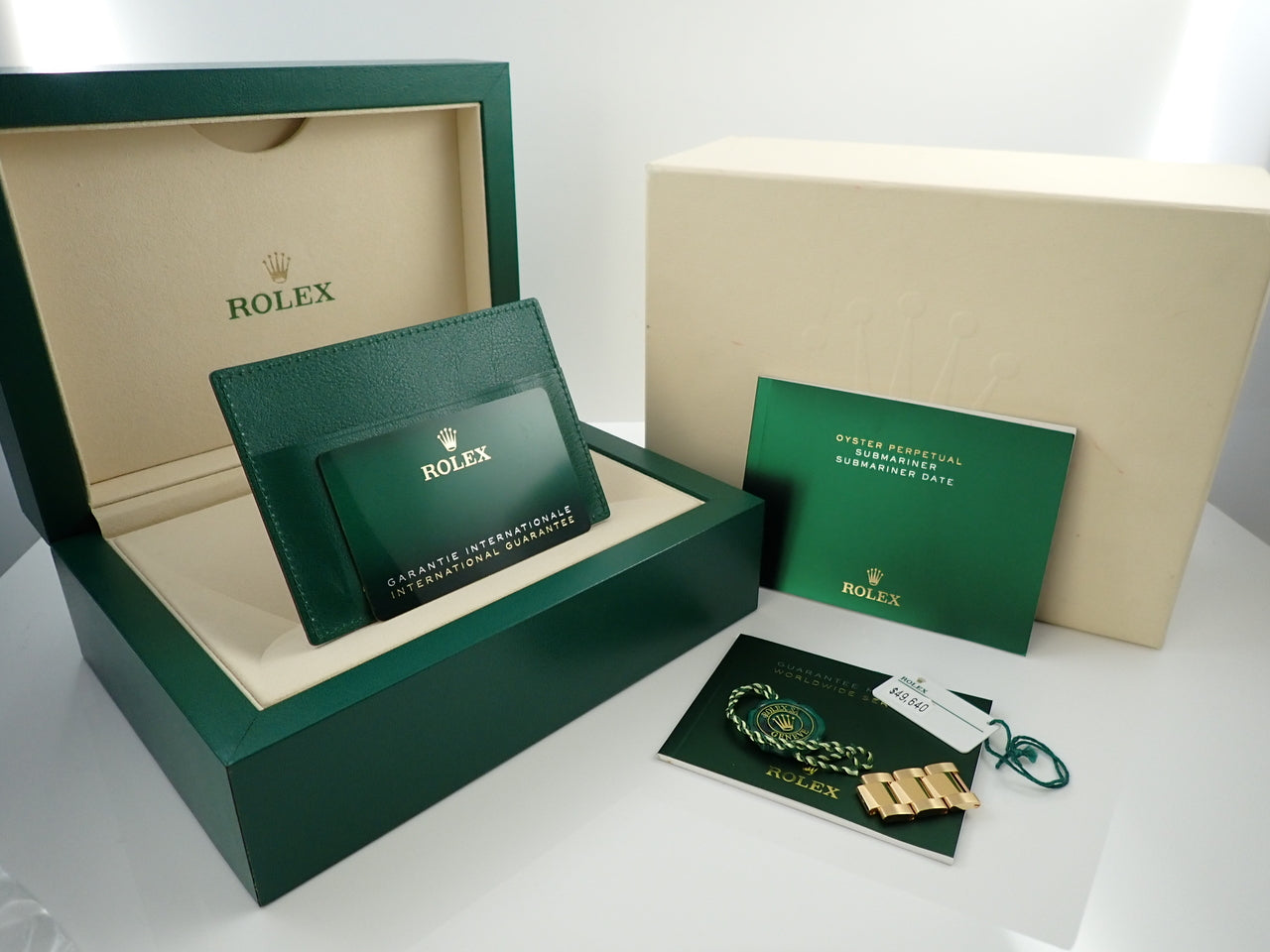 Rolex Submariner Date &lt;Warranty, Box, etc.&gt;