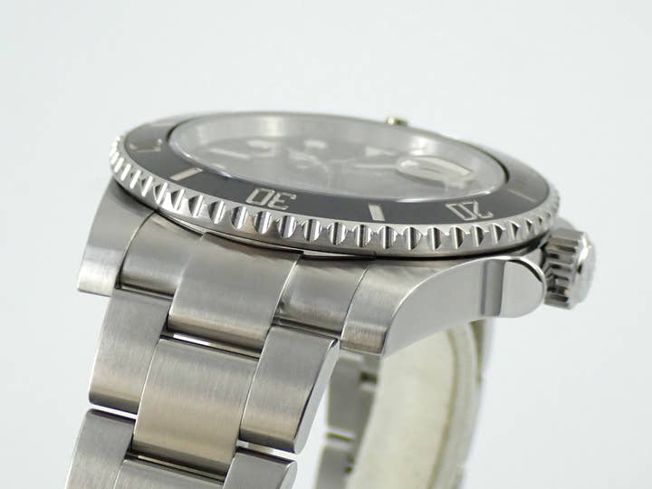 Rolex Submariner Date <Warranty and Others>