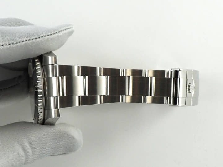 Rolex Submariner Date <Warranty and Others>