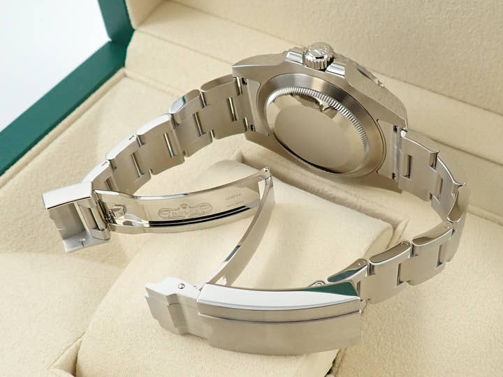 Rolex Submariner Date <Warranty, Box, etc.>