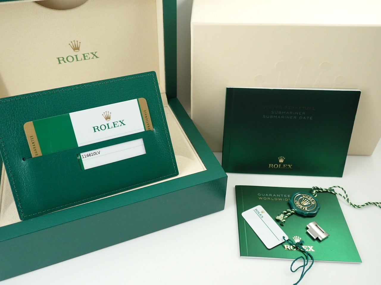 Rolex Submariner Date &lt;Warranty, Box, etc.&gt;