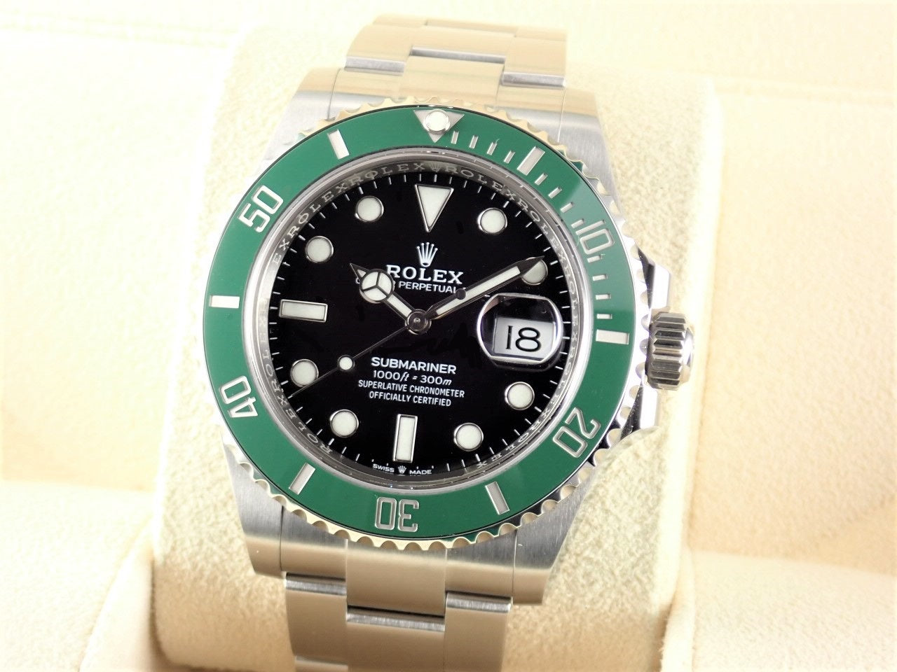 Rolex New Submariner Date Green &lt;Warranty, Box, etc.&gt;