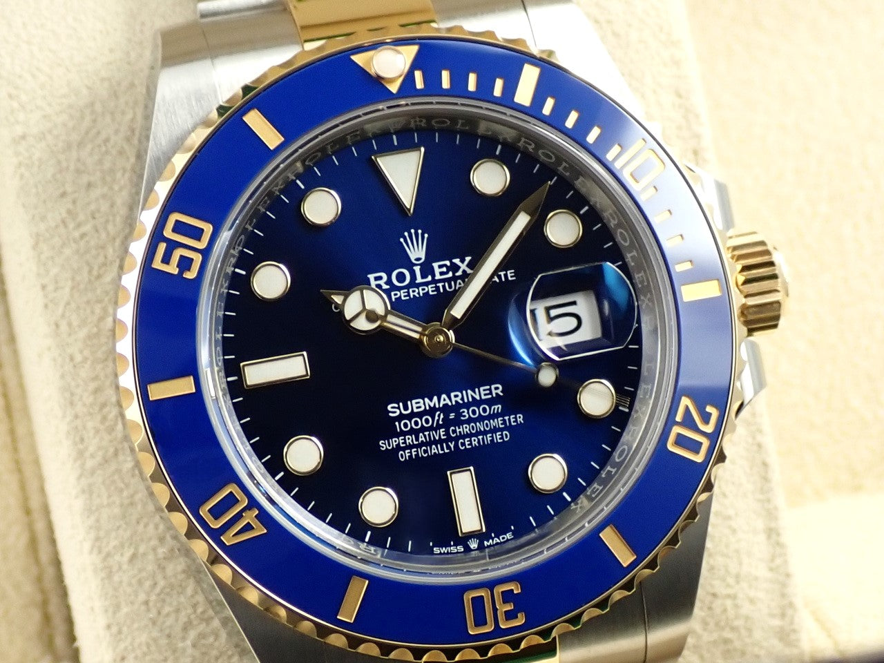 Rolex Submariner Date &lt;Warranty, Box, etc.&gt;