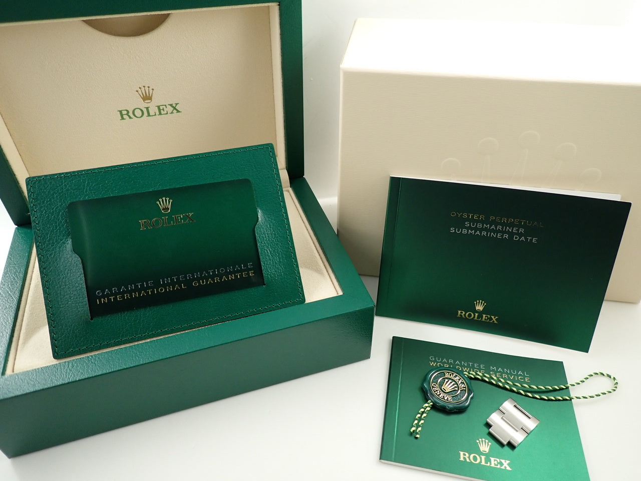 Rolex Submariner Date &lt;Warranty, Box, etc.&gt;