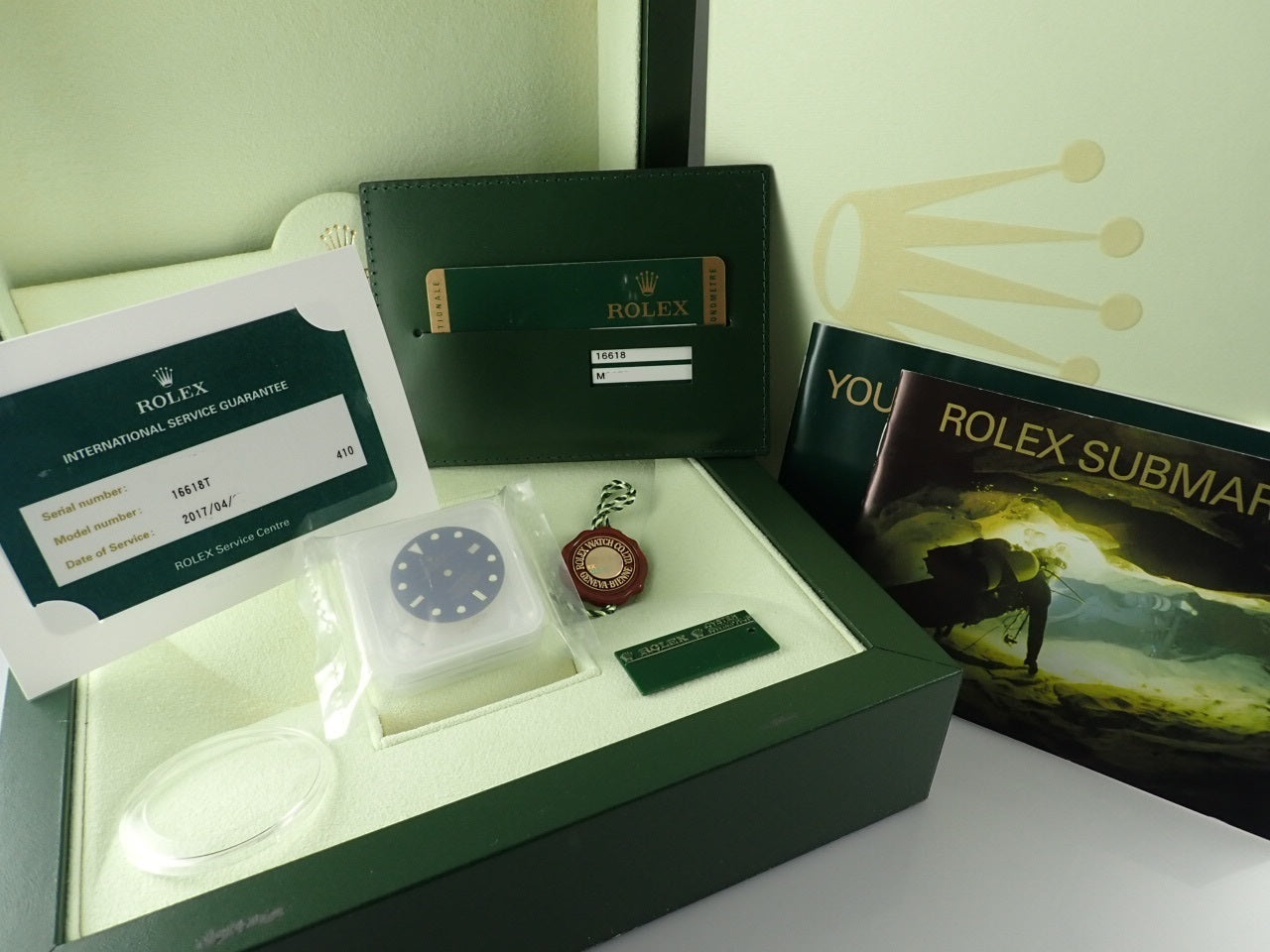 Rolex Submariner M serial number &lt;Warranty, box, etc.&gt;