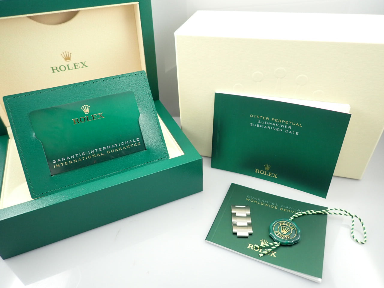 Rolex New Submariner Date Green &lt;New warranty, box, etc.&gt;