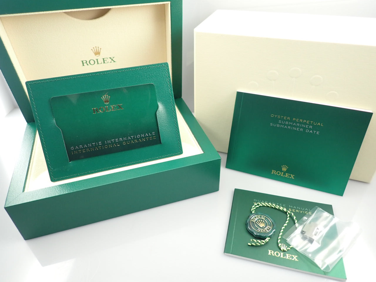 Rolex New Submariner Date &lt;New warranty, box, etc.&gt;