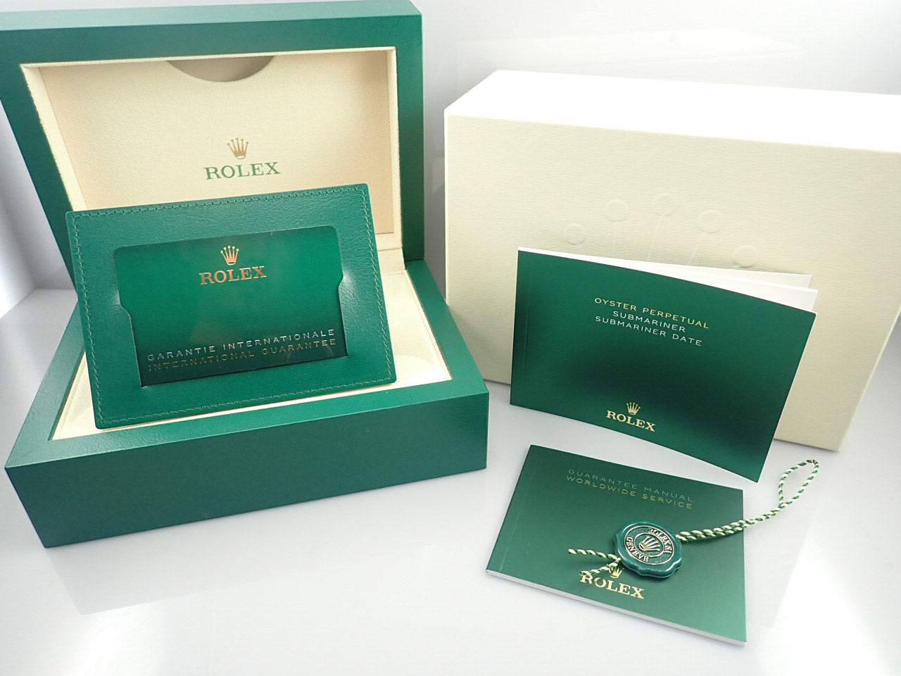 Rolex New Submariner Date &lt;New warranty, box, etc.&gt;