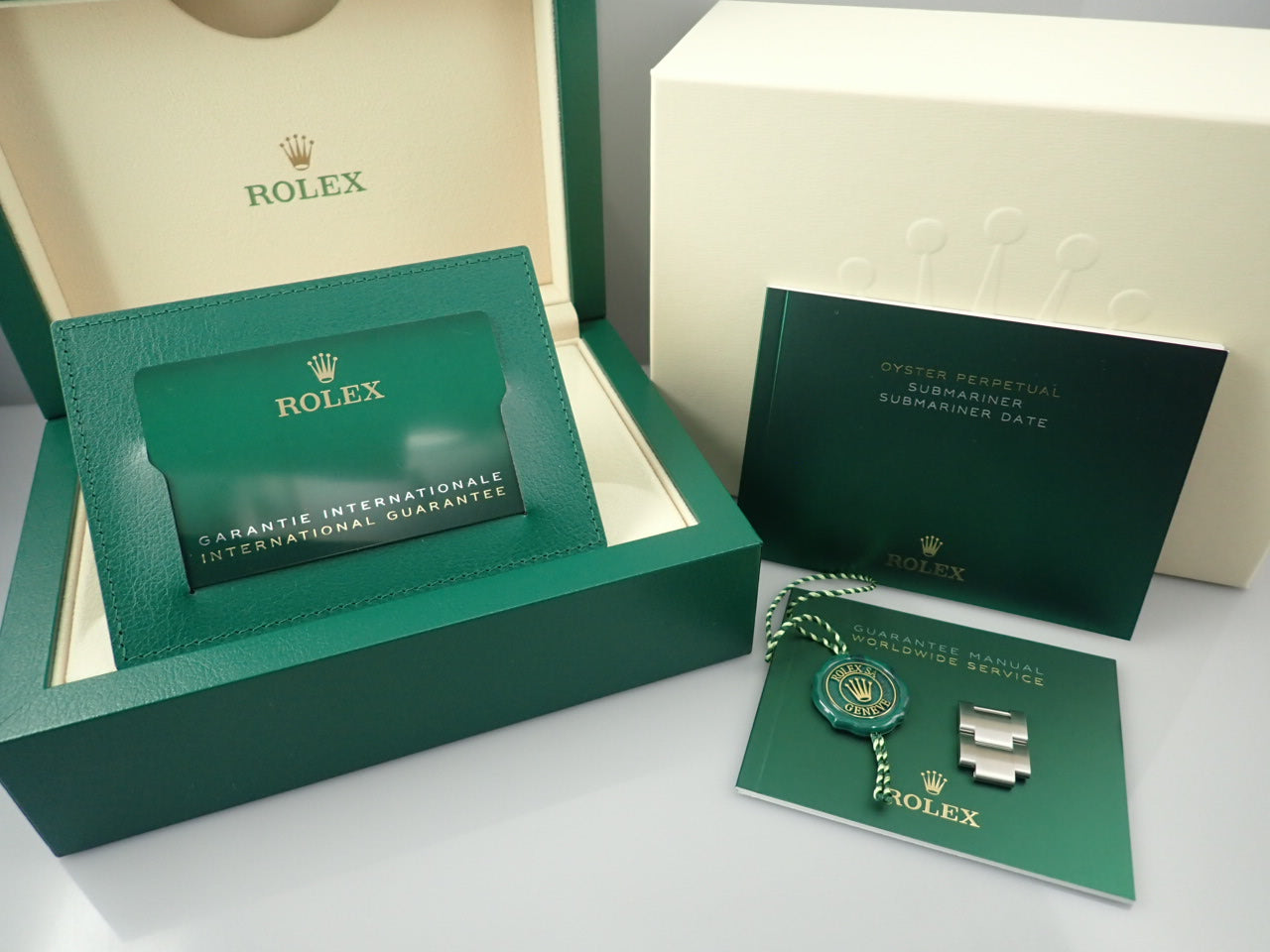 Rolex Submariner Date &lt;Warranty, Box, etc.&gt;