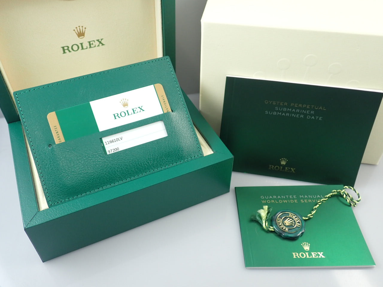 Rolex Submariner Date &lt;Warranty, Box, etc.&gt;