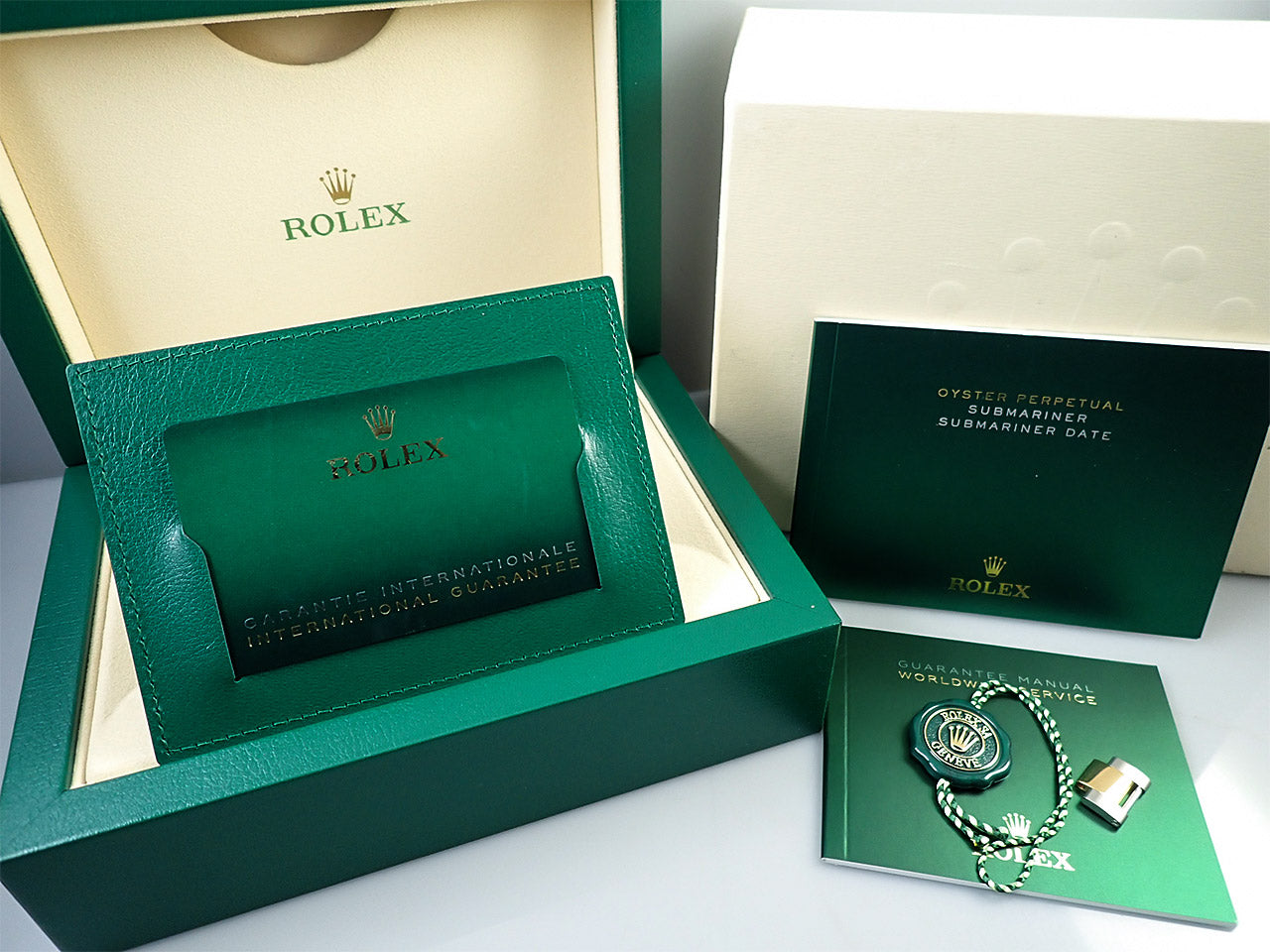 Rolex Submariner Date &lt;Warranty, Box, etc.&gt;