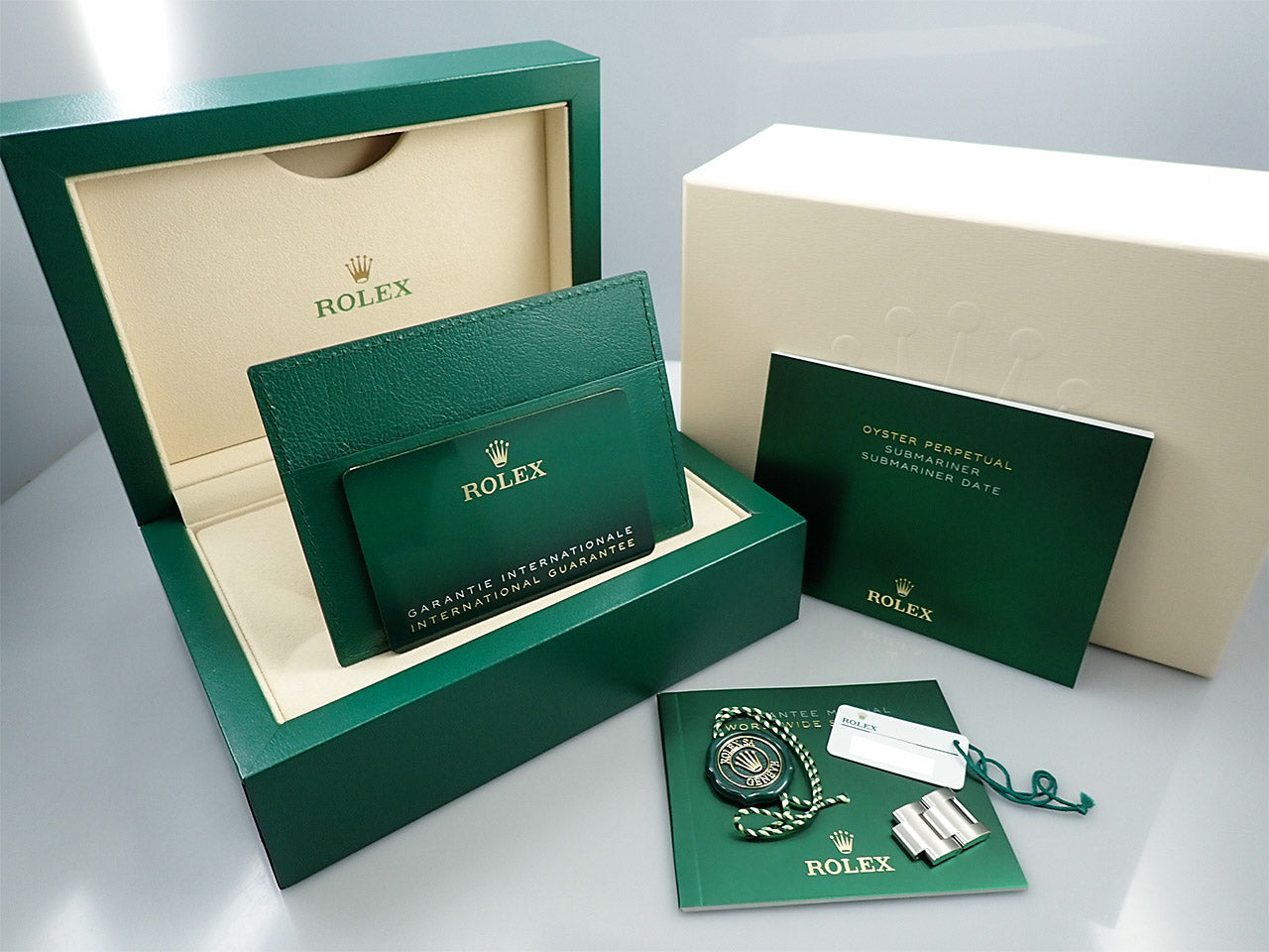 Rolex Submariner Date &lt;Warranty, Box, etc.&gt;