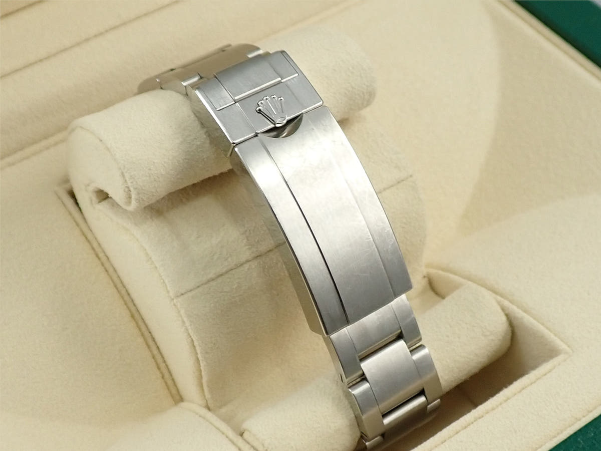 ロレックス サブマリーナー デイト Ref.116610LV グリーン文字盤 中古 Y1MXLKPF